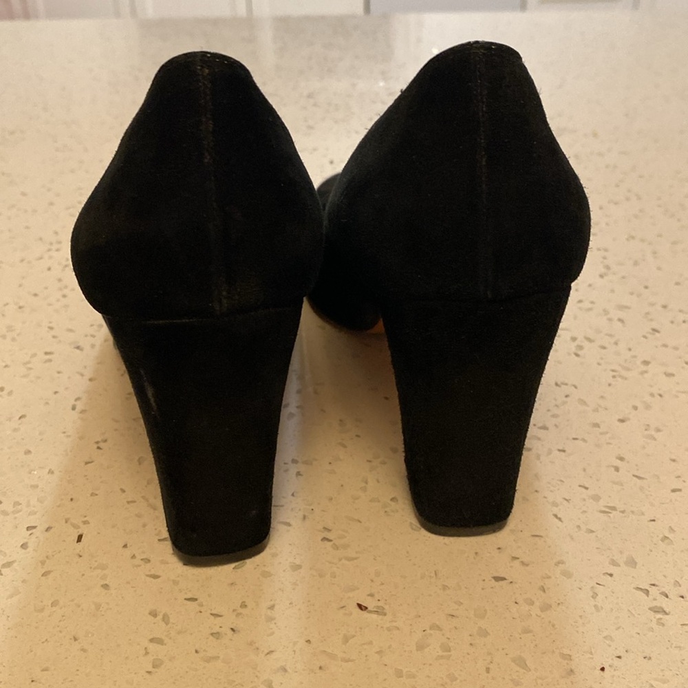 Ferragamo vintage black suede pumps in size 8.5 AA. - Picture 8 of 9